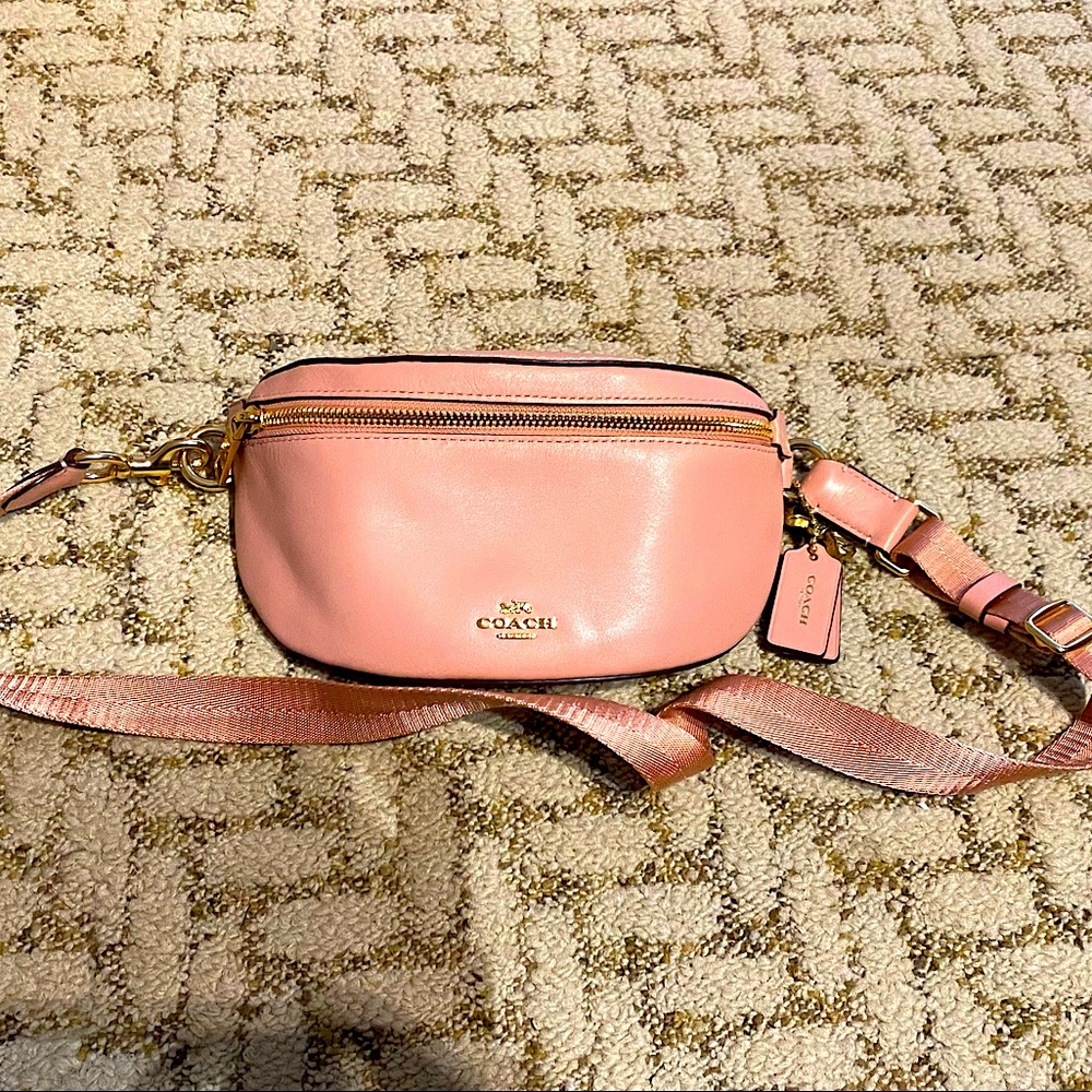 Coach Shoulder bag in pink